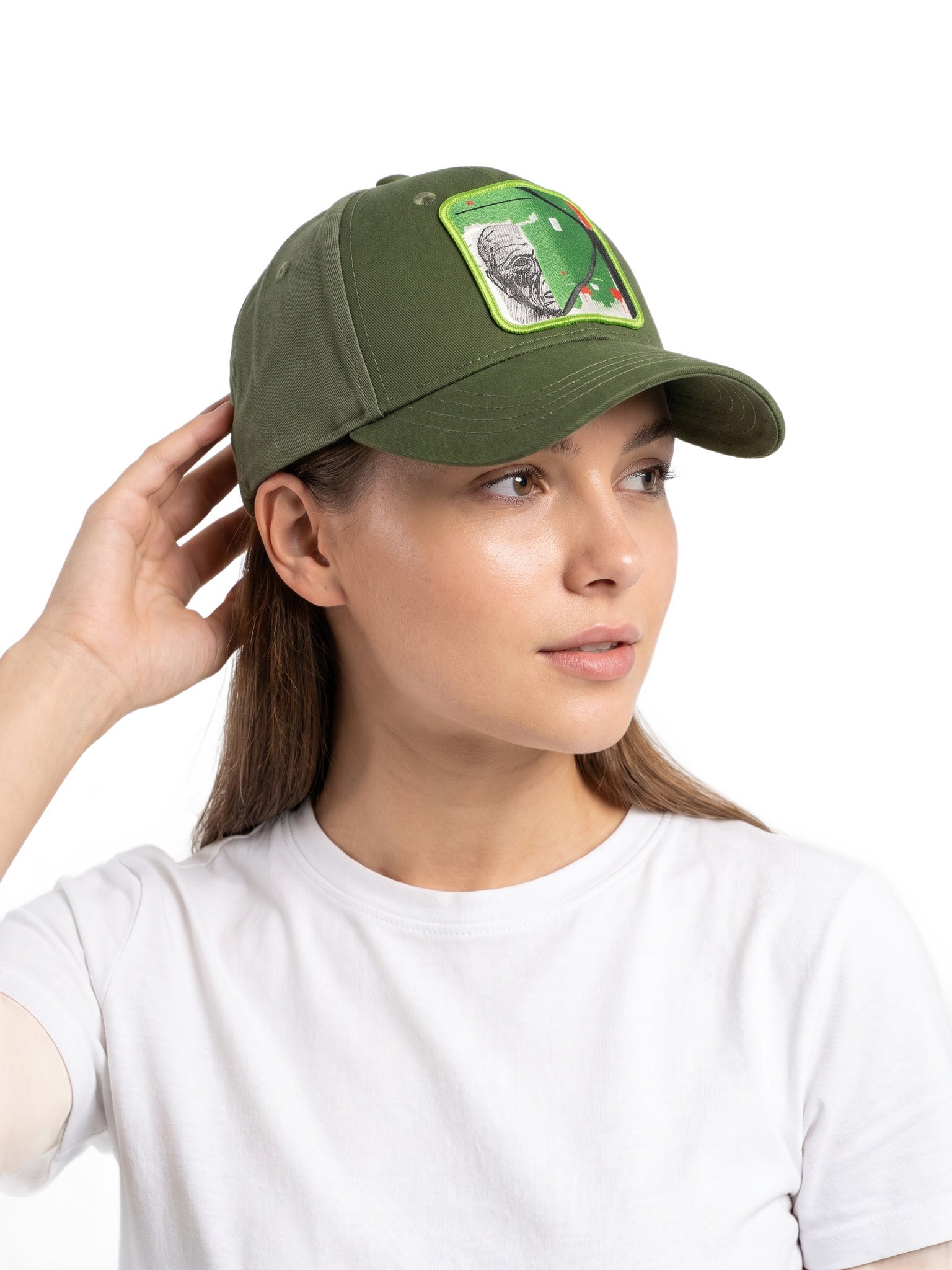 Casquette Verte / Khaki avec patch stylisé — porté